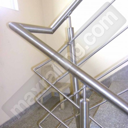 Стълбищен парапет